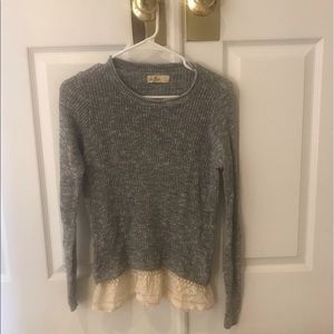 🤩Holister sweater top with lace detail🤩